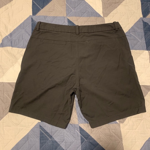 Men’s Lululemon Commision Classic Fit Shorts 36 waist - Picture 2 of 8